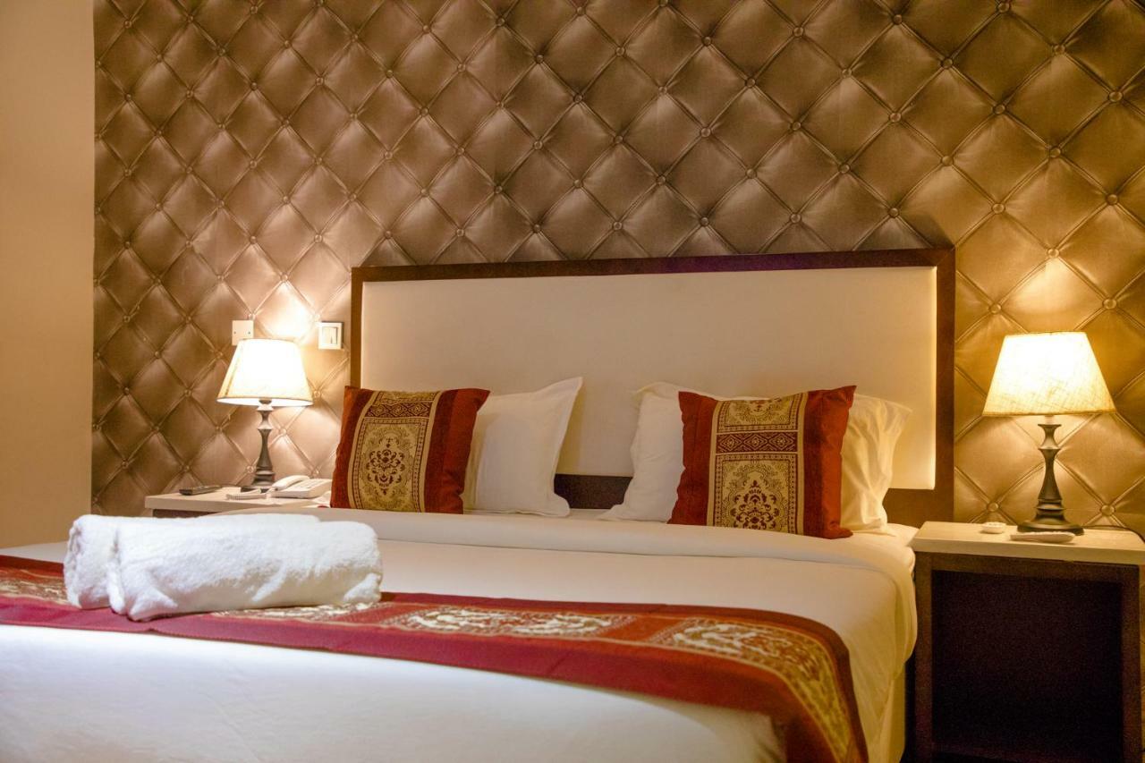 Metzy Residence Hotel Serrekunda Exterior photo