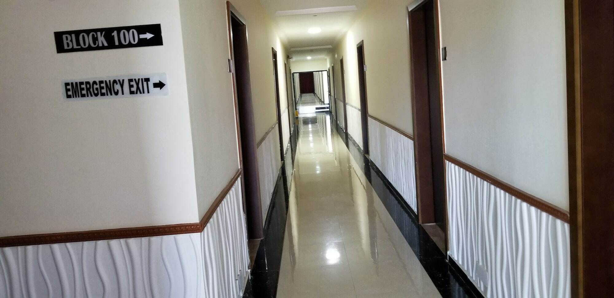Metzy Residence Hotel Serrekunda Exterior photo